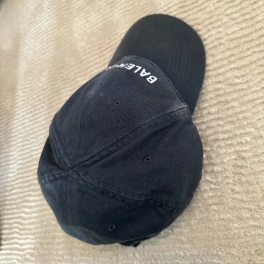 Balenciaga Black Logo Baseball Cap - Picture 3 of 6